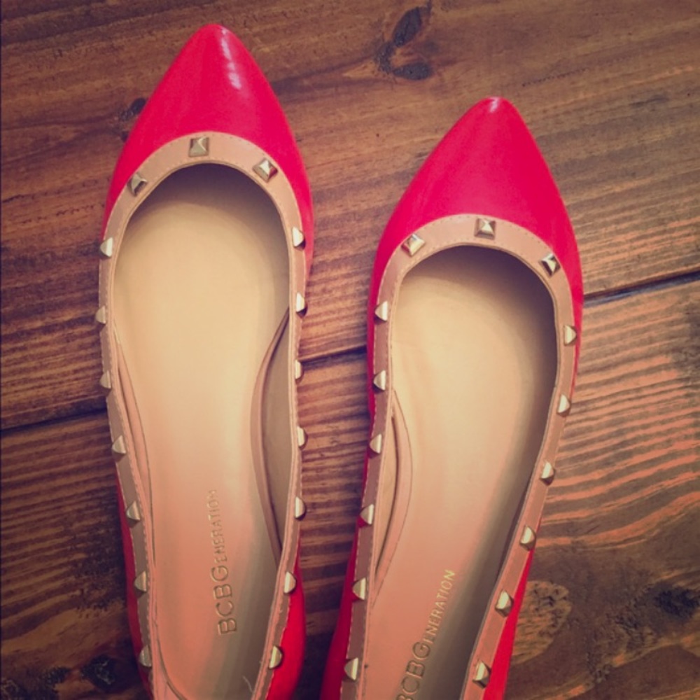 BCBG studded pink flats! Good condition